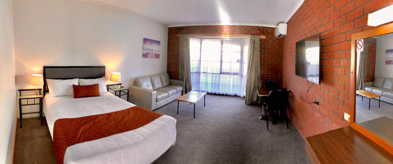 Ararat Colonial Lodge Motel Bagian luar foto